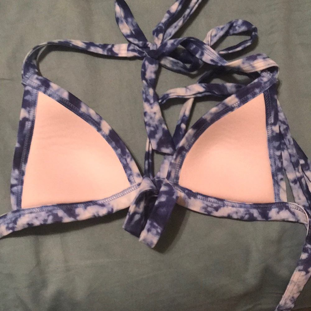 Lot of 3 Victoria’s Secret Pink tops and 1 target - Picture 2 of 6